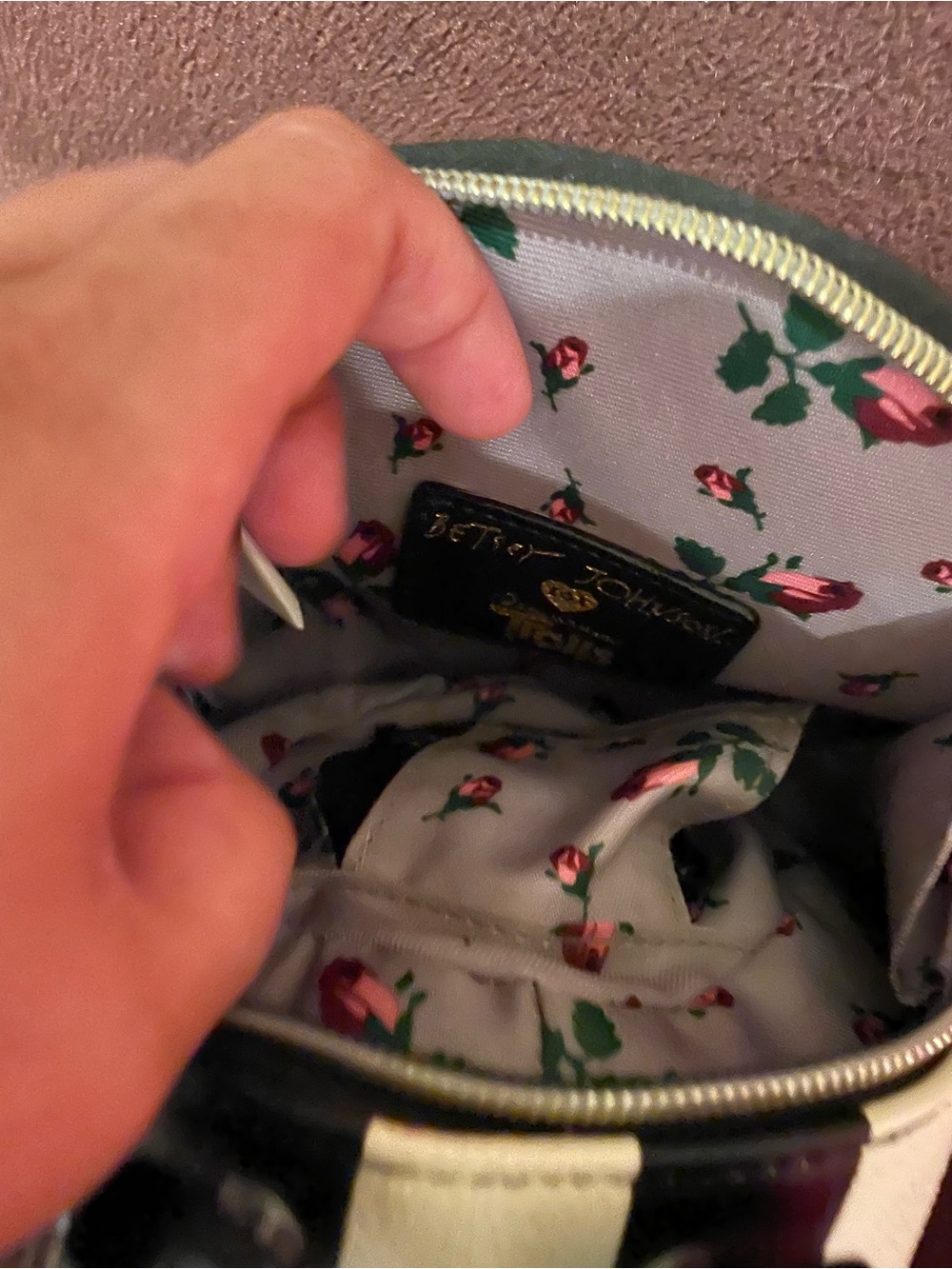 Betsey Johnson clock purse (shows actual
Time) - Picture 5 of 6